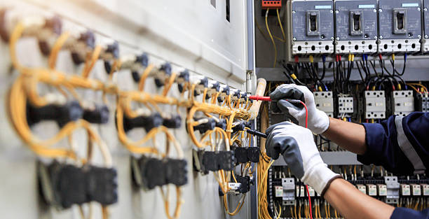 Professional Electrician technician working in Louisville, NE
